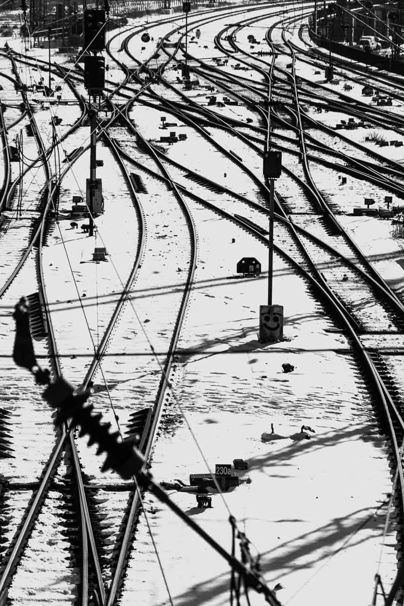 Eisenbahnschienen - aufgenommen am Hamburger Hauptbahnhof im Februar 2018