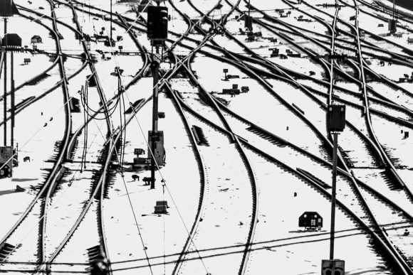 Eisenbahnschienen - aufgenommen am Hamburger Hauptbahnhof im Februar 2018